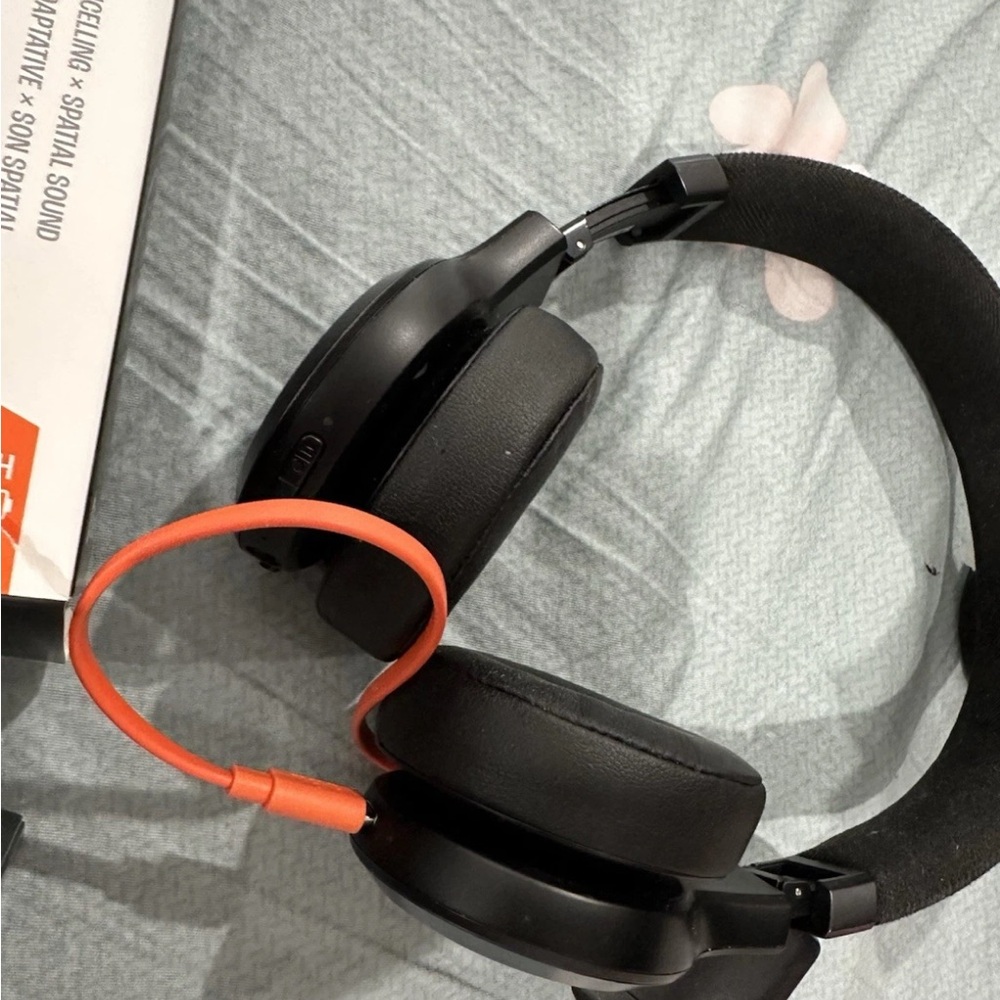 JBL Live 675NC Noise Cancelling Bluetooth Headphones - Black + Charger“ No Box”